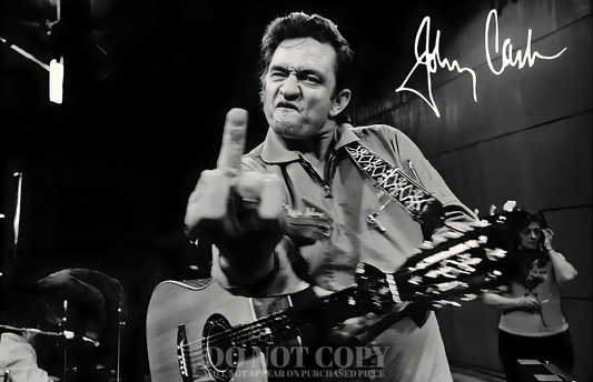 Johnny Cash Photograph 11 X 17 - Magnificent 1969 Middle Finger Portrait - The Famous Flip Off - San Quentin Prison - The Man In Black - Outlaw Country - Rare Photo - Best Quality Version (100% Guaranteed) - Poster Art Print